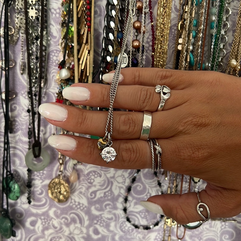 Juicy couture stud necklace